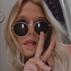 Meet your Posher, Mackenzie